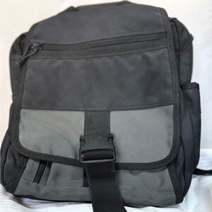 Trager Seattle padded laptop convertible backpack